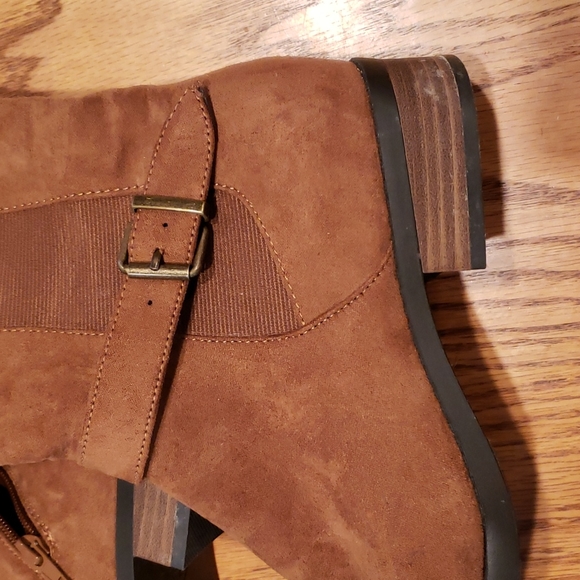 American Eagle Faux Suede Boots size 7 🌼🌿 - Picture 6 of 7